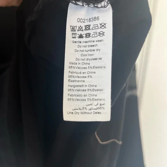 Avenue 26/28 black 3/4 sleeve with camouflage print. - Picture 5 of 5